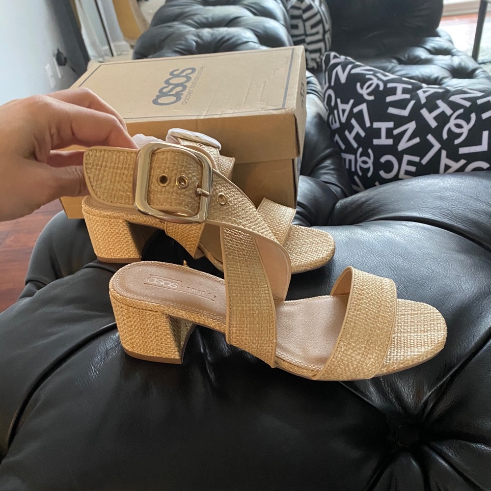 NWT ASOS low heeled rattan block heel